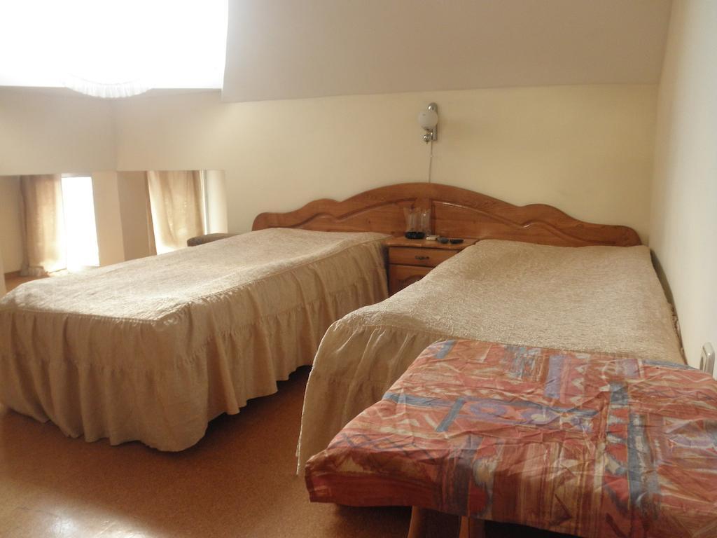 Hotel Atlantic Sliven Værelse billede